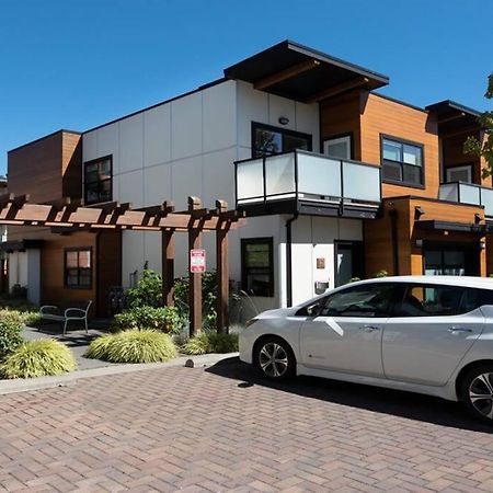 Cedar Hill Sunlit Stay - Bright Spacious & Modern Вікторія Екстер'єр фото