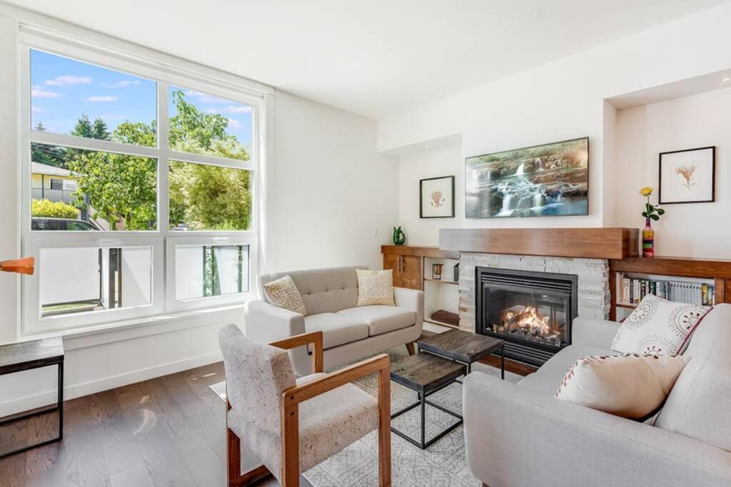 Cedar Hill Sunlit Stay - Bright Spacious & Modern Вікторія Екстер'єр фото