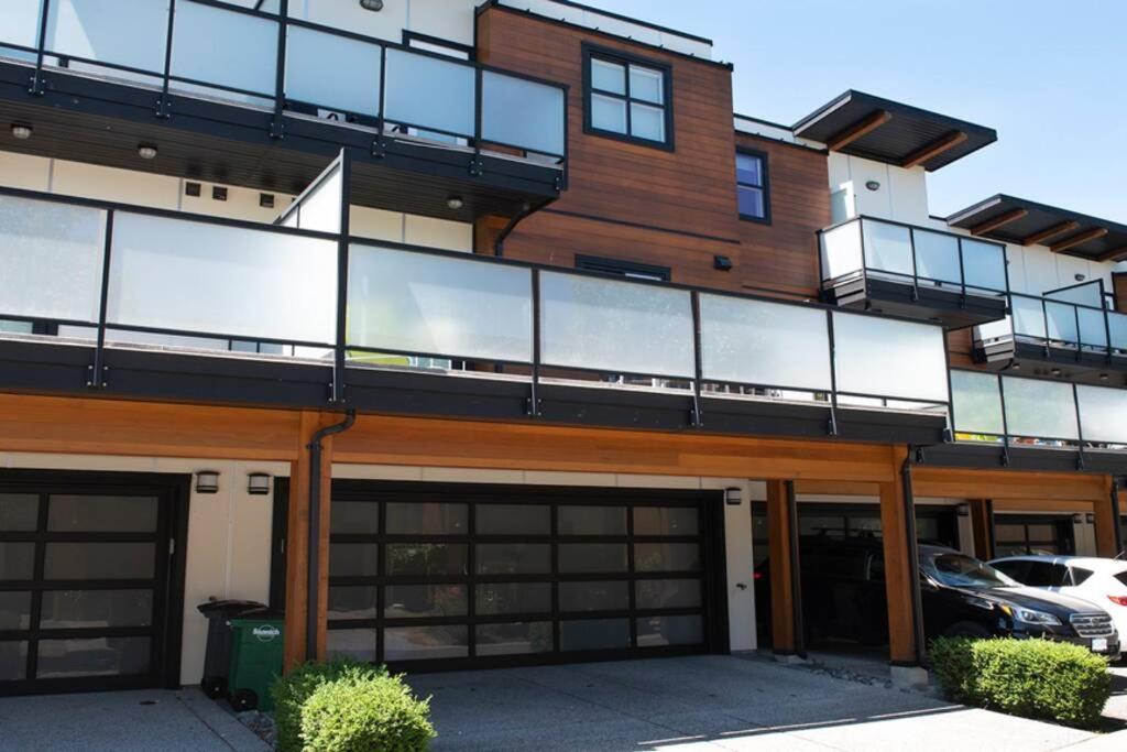 Cedar Hill Sunlit Stay - Bright Spacious & Modern Вікторія Екстер'єр фото