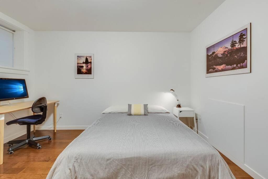 Cedar Hill Sunlit Stay - Bright Spacious & Modern Вікторія Екстер'єр фото